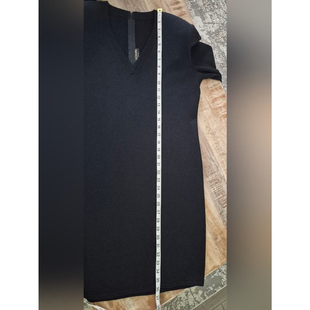 St. John Black V-Neck Long Sleeve Knit Shift Dress with Shoulder Pads Size 6 - Picture 9 of 10